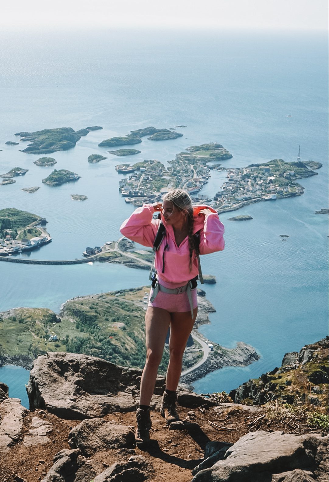 Torsketunga+Hiking+Guide+Lofoten+Road+Trip+Trail+Hike+Northern+Norway+Festvågtind